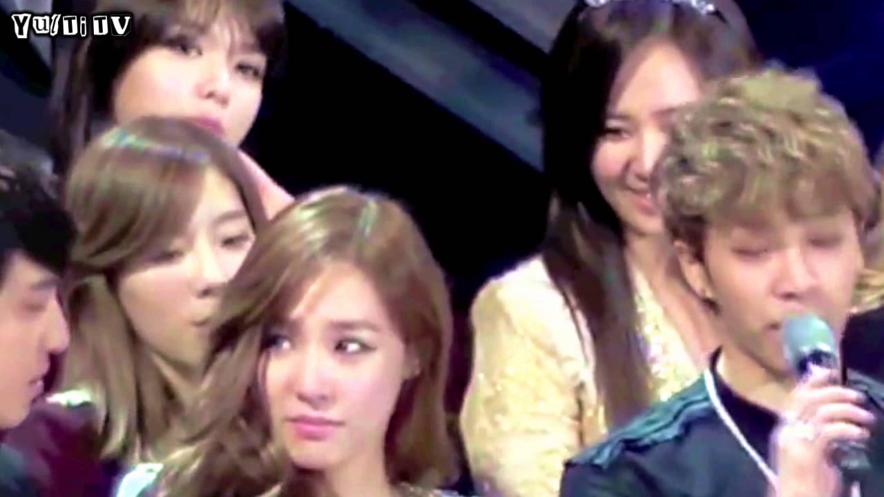 SNSD YulTi 율티 Fancam Moment #81 - When Too Much Staring is Not Enough