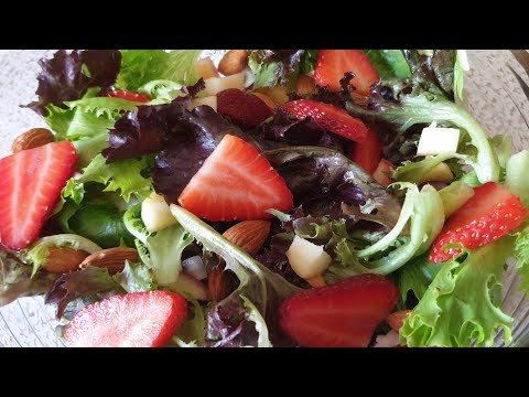 Video: Paano Gumawa Ng Tag-init Na Strawberry Salad
