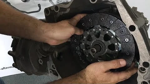 Jaké jsou příčiny zápachu spojky?