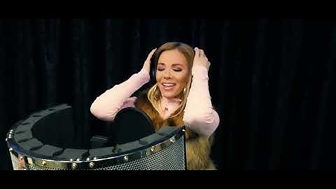EMILIA - NOVOGODISHEN MIX / ЕМИЛИЯ - НОВОГОДИШЕН МИКС [OFFICIAL 4K VIDEO] 2018