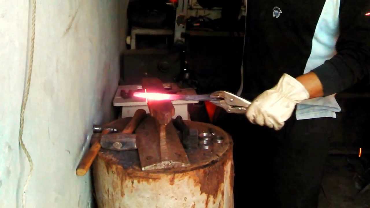FORJA DE UN CUCHILLO, ACERO DE BALERO 52100. (PARTE 1) YouTube FORJA DE UN CUCHILLO, ACERO DE BALERO 52100. (PARTE 1) YouTube