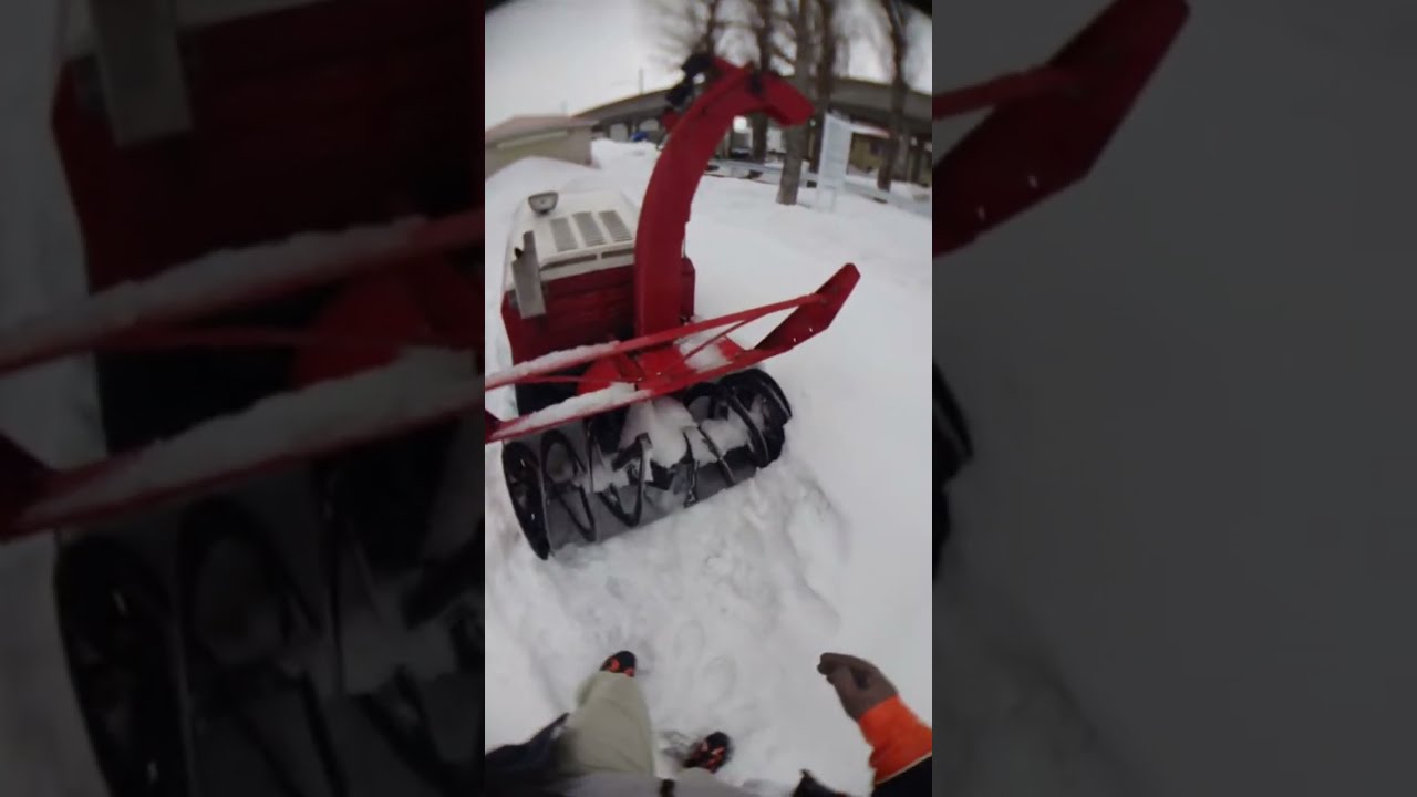 広場の通路除雪その2】今シーズン最後のスノーロータリー作業です