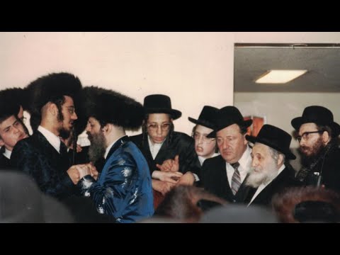 Rare Footage: Munkatcher Wedding in 1985 - Part 2/3 | מונקאטש חתונה - תשמ"ה