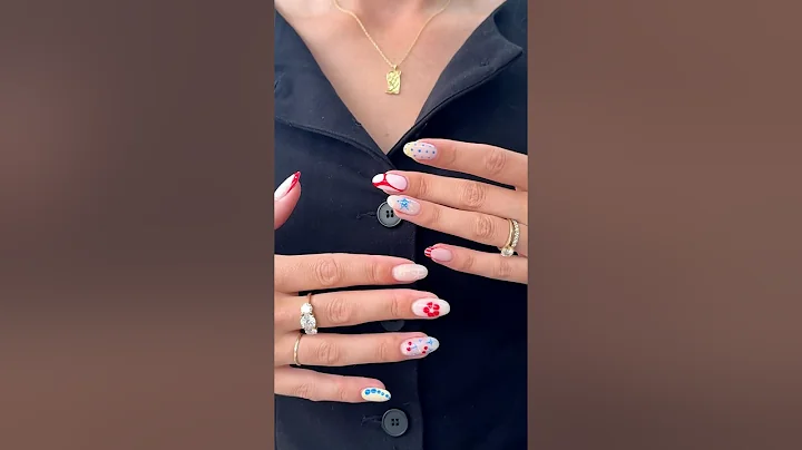 It's a tradition here at Gelous HQ to get holiday nails by our lovely in-house nail tech🌞 #shorts