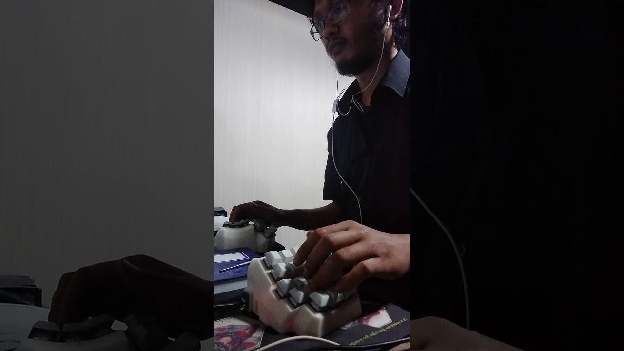 Dactyl Manuform and Hako Royal True Typing Test