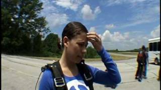 Pri-Kim- Thi Sky Diving