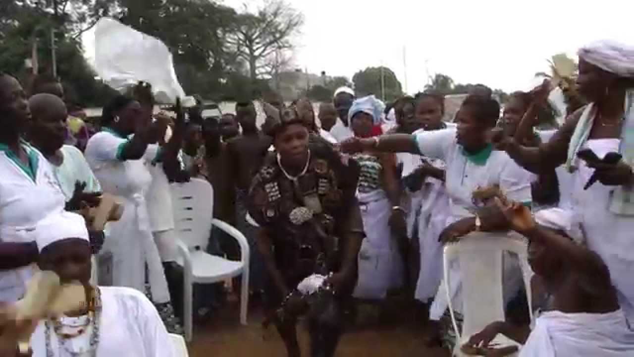 La danse du Prêtre Vodoun...