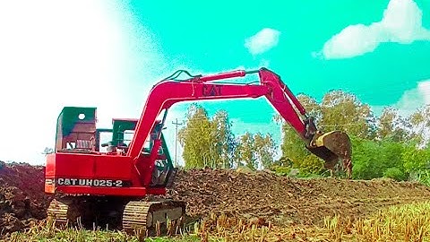 Jcb 3dx Backhoe Machine Loading Mud In Mahindra YUVO and Swaraj Tractors | Jcb and Tractor Video