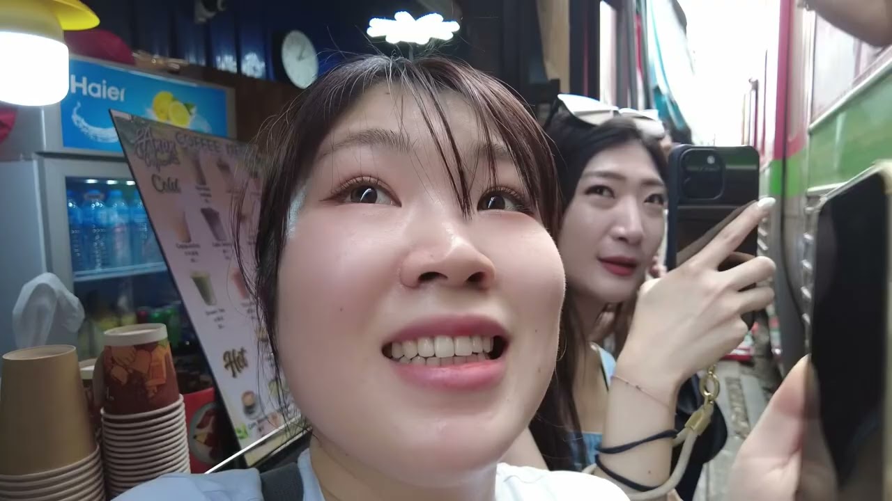 【バンコク🇹🇭女1人旅】水上マーケットとメークロン市場でヒヤヒヤ！大感動&大洪水！-Trip with me in Thailand [Day3]