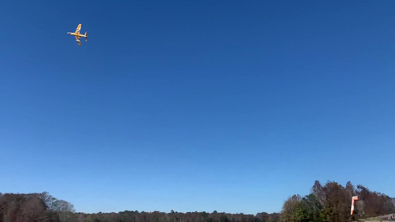 Avanti Jet 10s fast pass and vertical climb