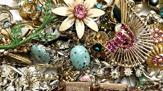 Huge Vintage Jewelry box Unboxing , Beautiful Vintage Jewelry Haul !