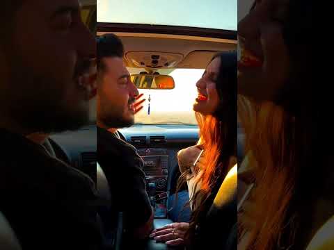 و العالم تحكي قصتنا بهالكون الواسع