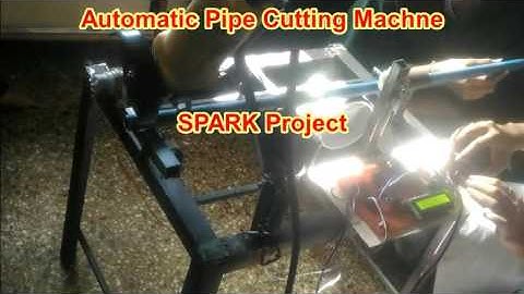 Automatic pipe cutting machine
