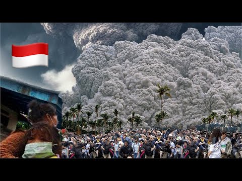 Evacuation of the 100,000 .Mount Marapi exploded, Sumatra was covered in ash and chaos,Indonesia