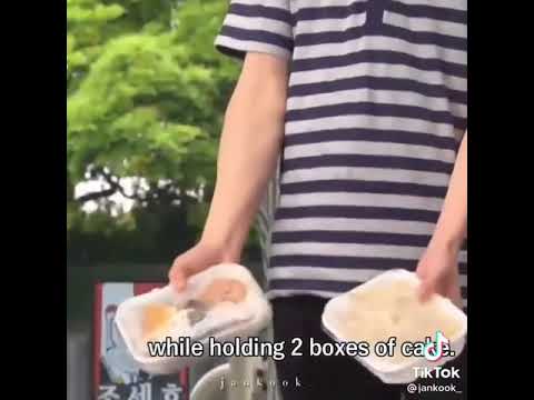 الحين أنا ليش أبكي عن جد جونغكوك قلبو أبيض مافي داعي أشرح أغلب الارمي بيعرفو بالسالفة