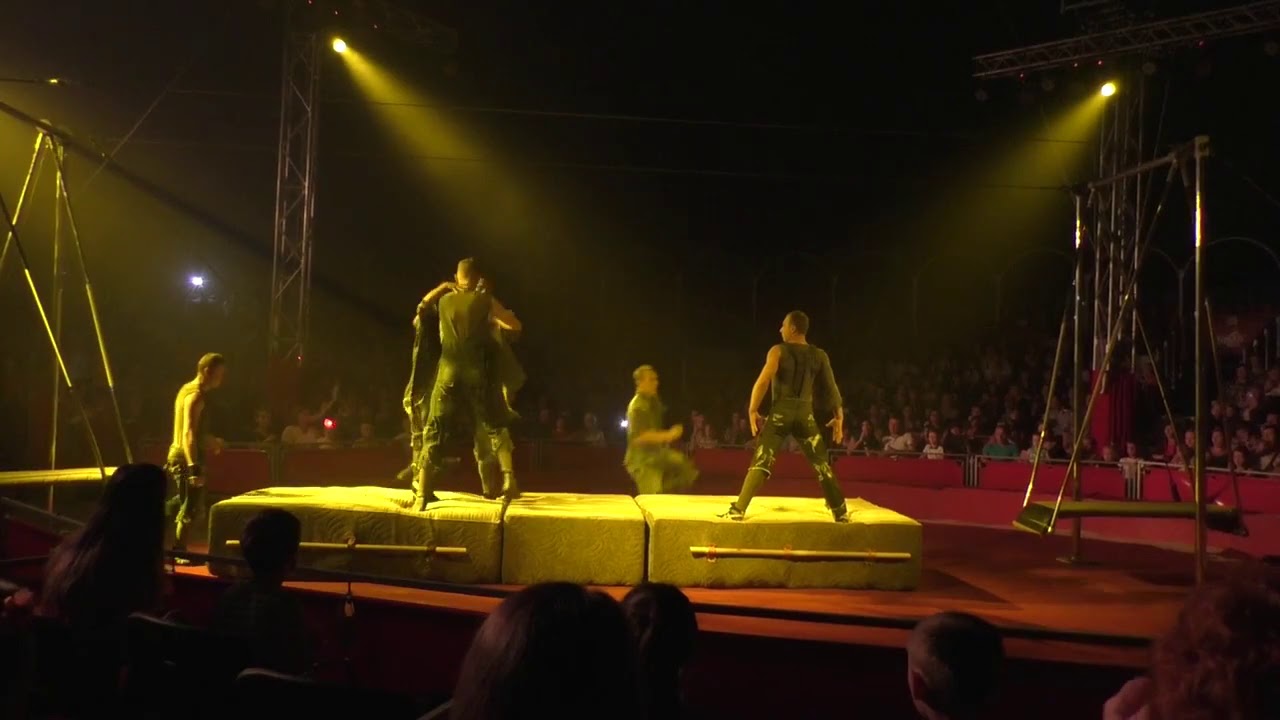 Double Russian Swing Acrobatic Dangerous Circus Act Jumping Entertainment