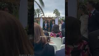 Lawtips da el discurso de boda de su socio.