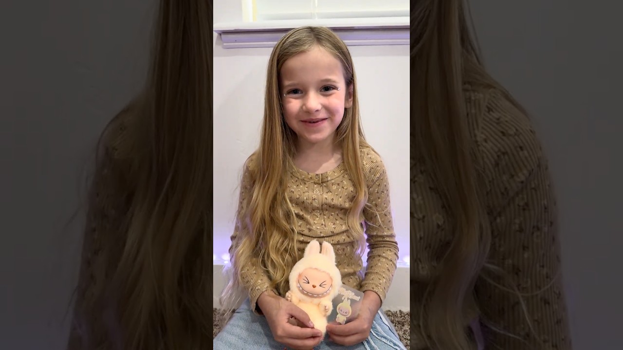 Unboxing another Have A Seat labubu!! 