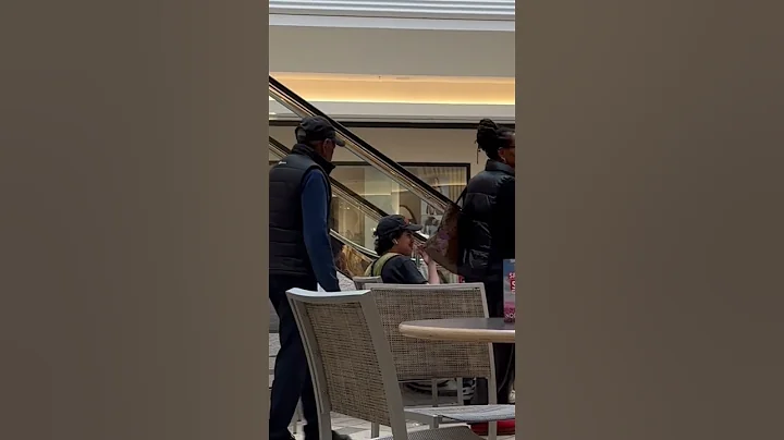 Fart spray prank #elevator #fartsprayprank #funny #fartprank