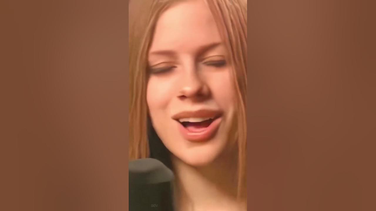 Avril Lavigne: "Complicated" Acoustic 2002