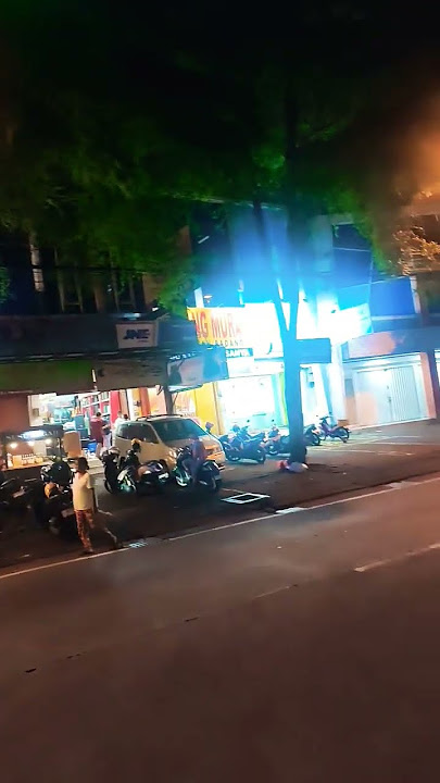 SUASANA PERTOKOAN KALOKA JALAN PATIMURA SALATIGA