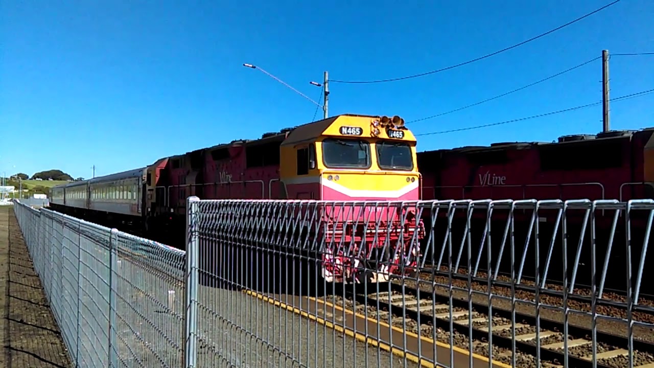 V/Line trains + the weeknightly runaround & shunt at Warrnambool ...