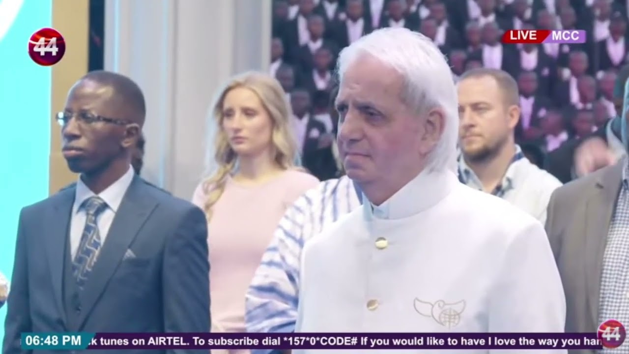 Prophecy Fulfilled! Pr Robert Kayanja Testifies to Pr Benny Hinn in Crusade