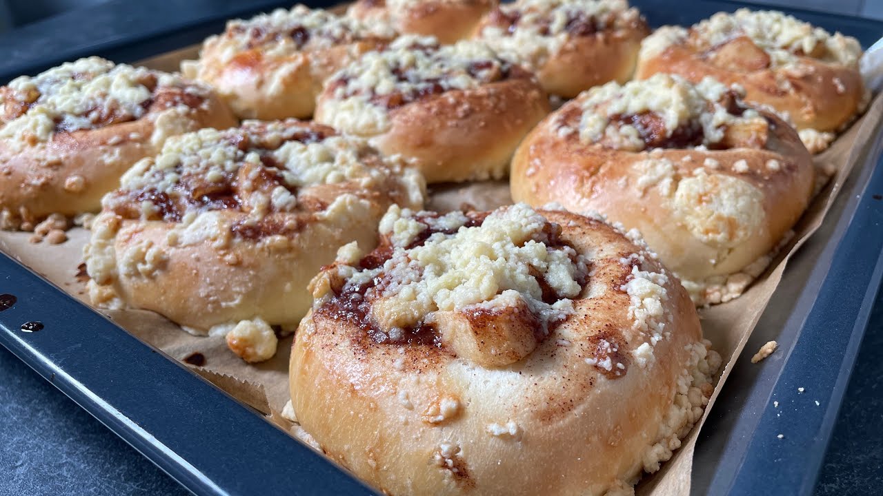 Einfach und schnelles Apfel-Streusel-Gebäck wie vom Bäcker ~ Perfekter ... Einfach und schnelles Apfel-Streusel-Gebäck wie vom Bäcker ~ Perfekter ...