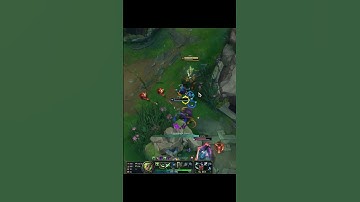2v1 1/2  #leagueoflegends #leaguememes #lolmemes #riotgames #lolmoments #riotgames #shorts