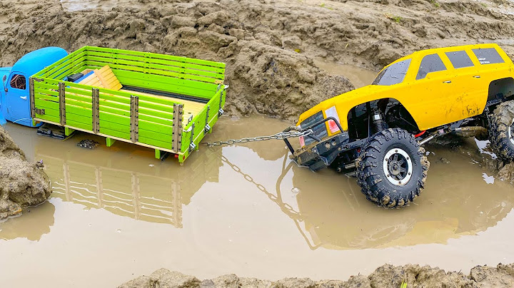 RC 4x4 Crawlers Stuck in the Mud Off Road cars Challenge