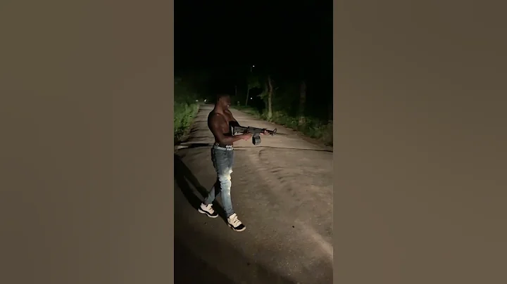 Ar-15 with drum magazine       DUMPPPPPPP💥🎯