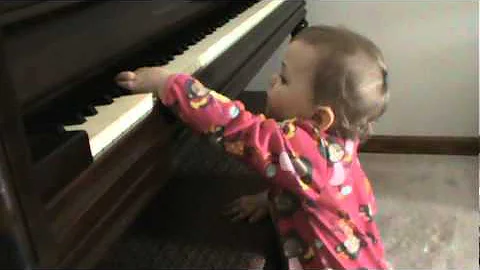 Julia plays the piano!