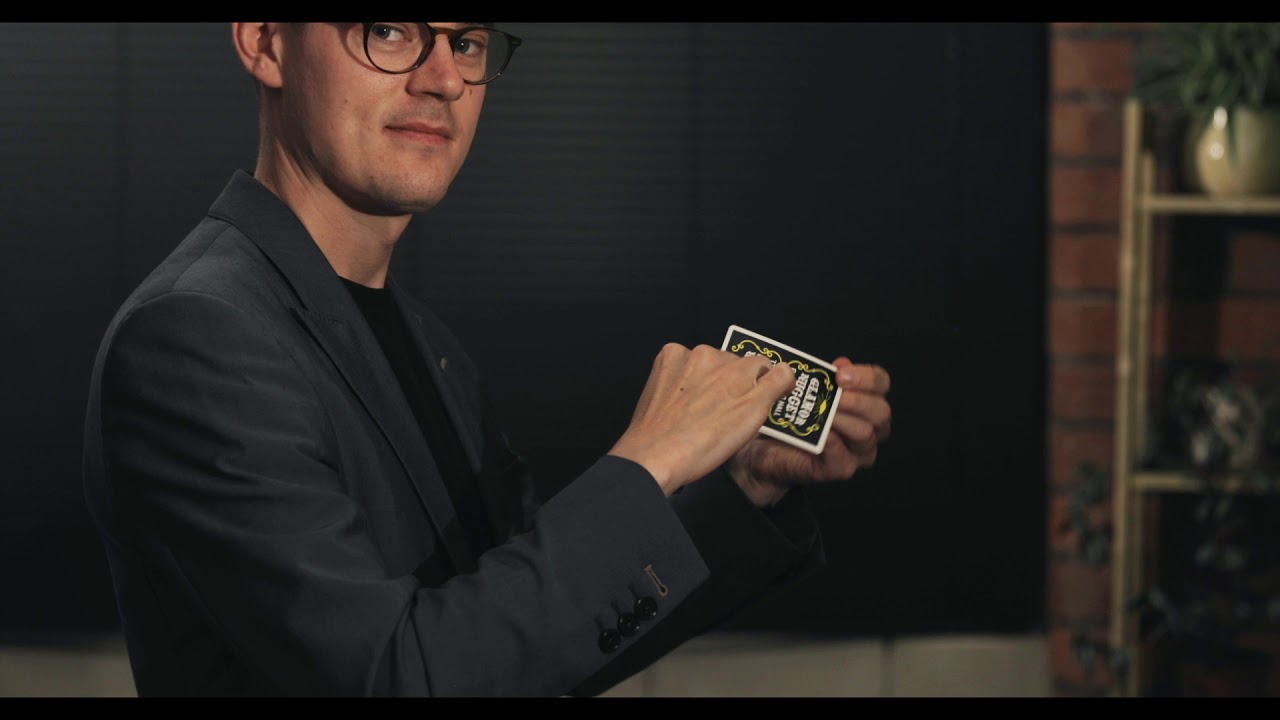 Magic Colour Changing Playing Cards By Scott Perry