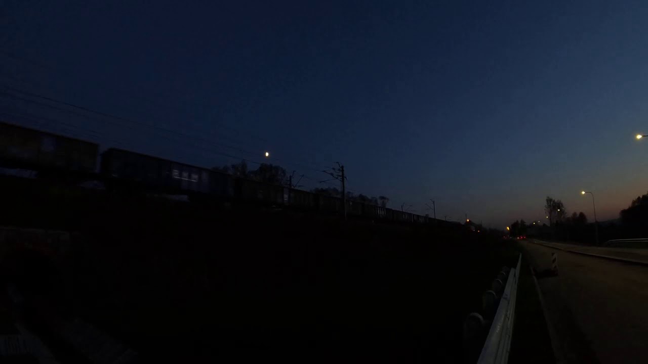 pociągi w jesienny wieczór / trains in autumn evening
