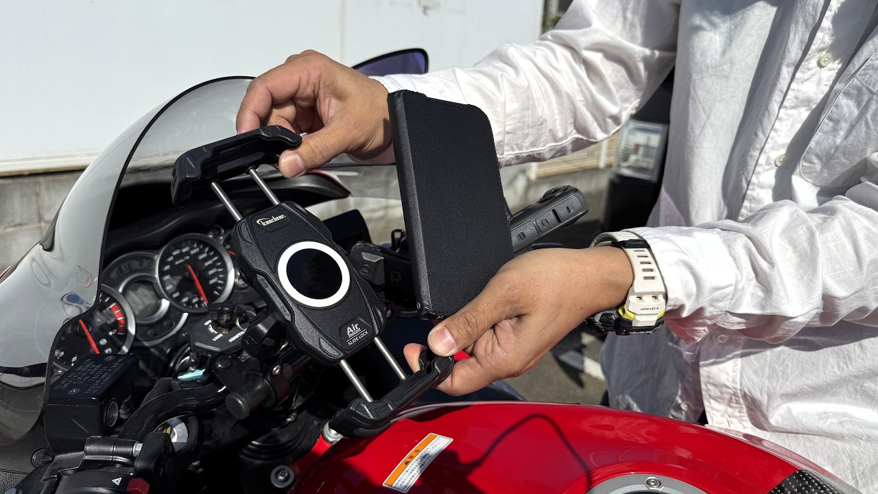 3399! Vibration-canceling! Smartphone holder that can be attached