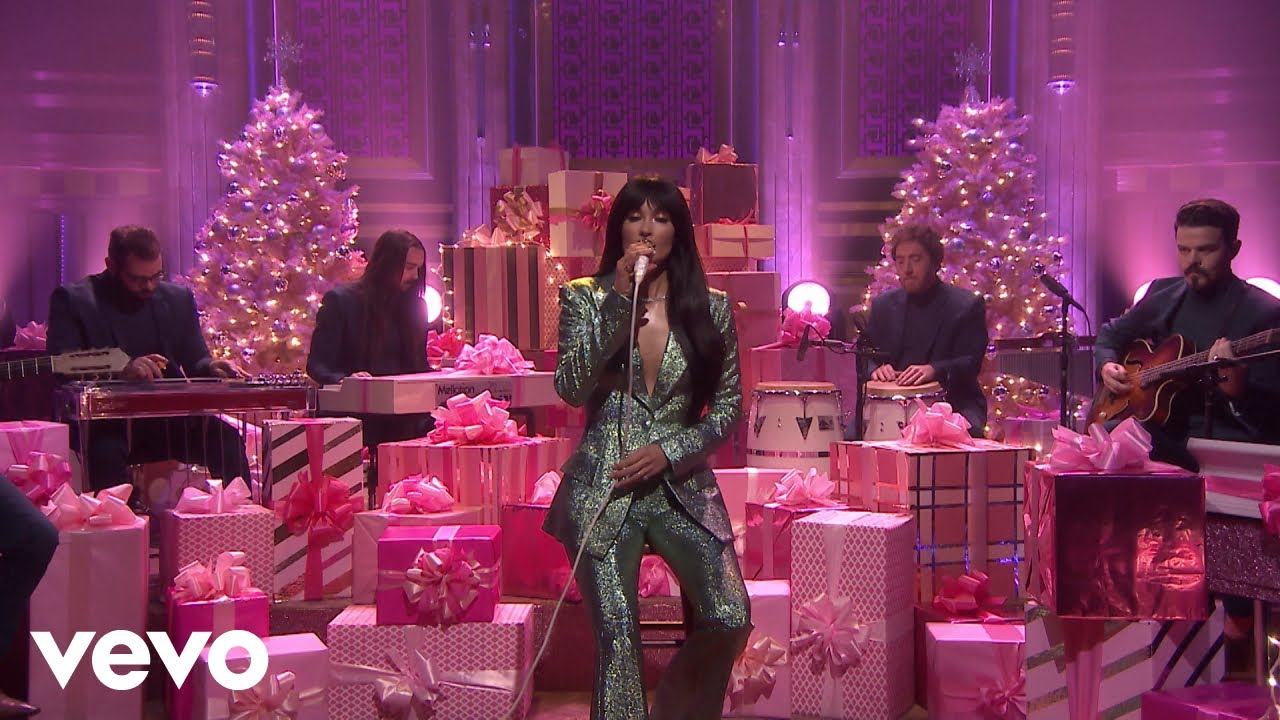 Kacey Musgraves - Glittery (Live From The Tonight Show Starring Jimmy Fallon)