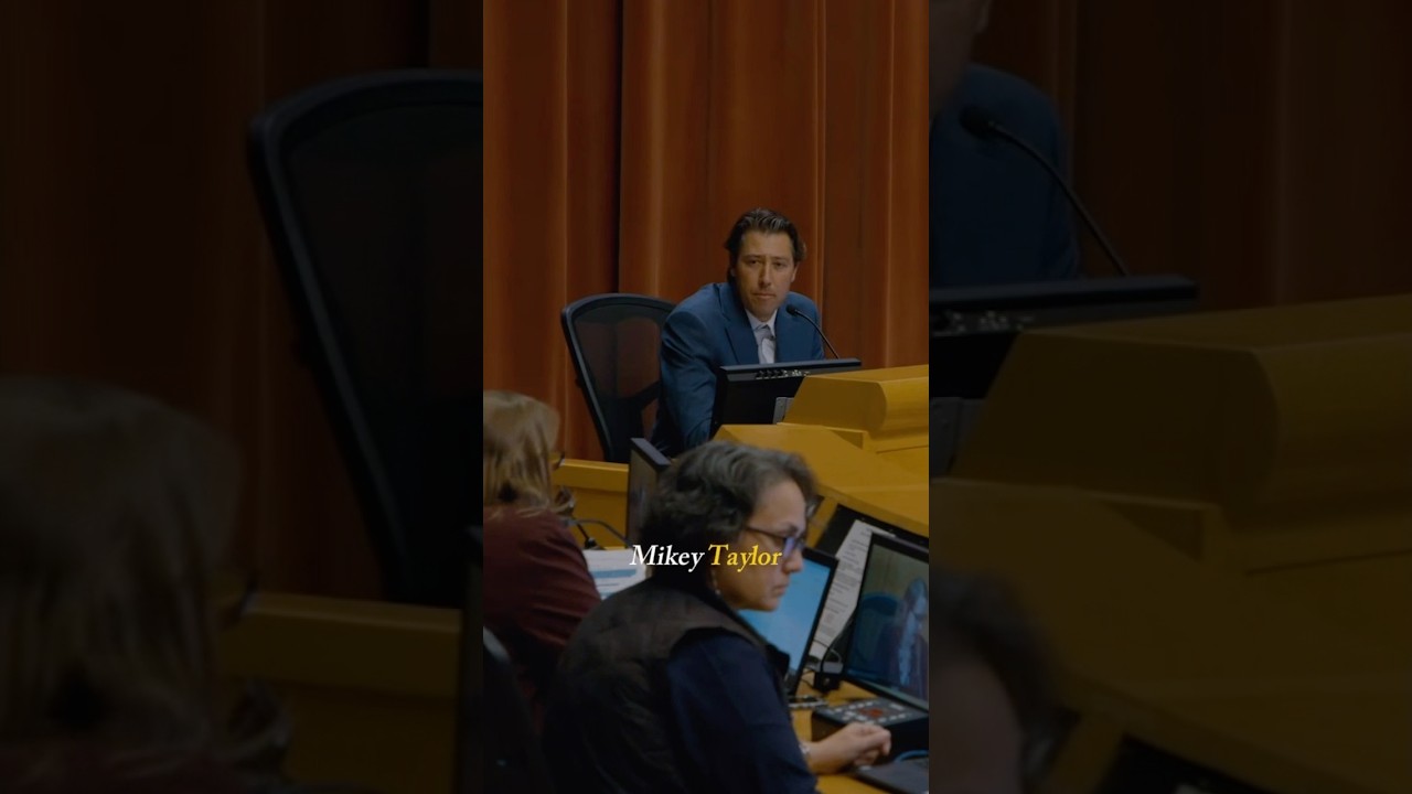 Никогда не думал, что стану мэром города! #мэр #политика #майкитейлор