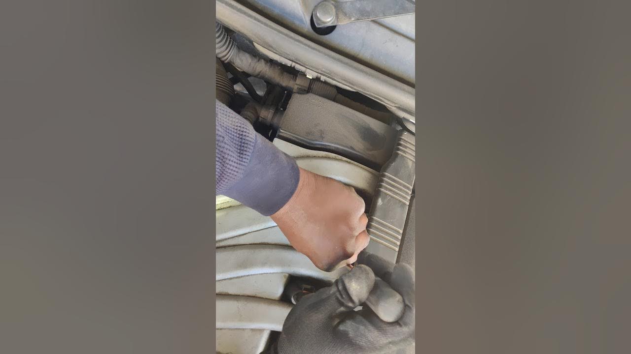 Audi Q7 ignition coils spark / plug removal YouTube