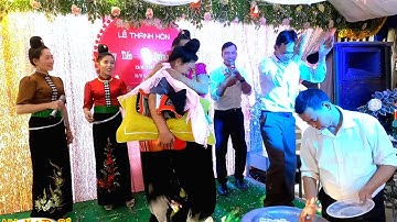 Lễ trao nhận khăn piêu tại sân khấu tiệc cưới độc lạ vui nhất dân tộc Thái Tây Bắc