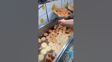 Thumbnail of kue kembang goyang khas Indonesia 🇲🇨🥰
