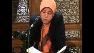 Pembaca ayat suci al Qur'an Termerdu di Dunia Qoriah Terbaik Internasional Malaysia - Hj Rahmawati H