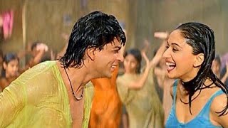 Koi Ladki hai || Dil To Pagal Hai || Shahrukh Khan || Karishma Kapoor || Madhuri Dixit || Lata ||