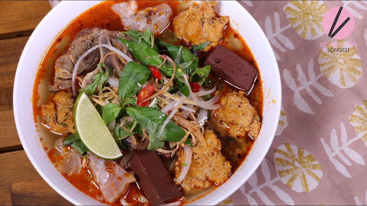 Bún Bò Huế Vietnamese Spicy Beef Noodles Soup Recipe & Video - Seonkyoung  Longest
