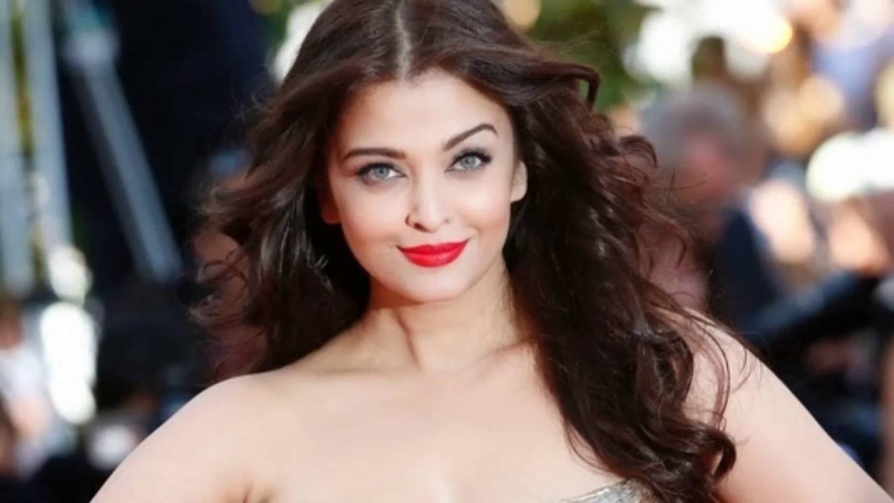 10 Artis Bollywood paling hot - YouTube.