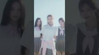izna ‘DUMB HOT!’ MV Clip #2