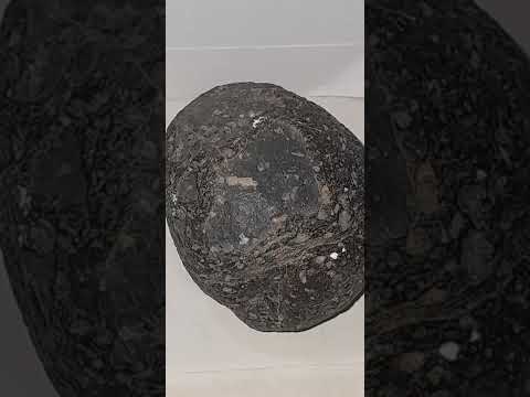 قديفة نيزكية مميزة