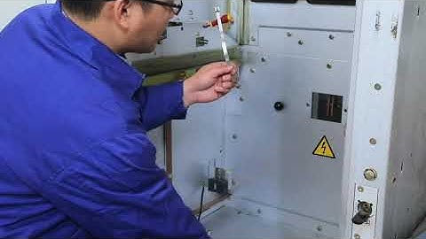 The installation of ATE400 wireless temperature sensor on static contact.