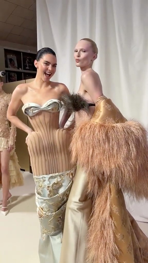 Kendall Jenner \u0026 Alex Consani Get Ready for Schiaparelli
