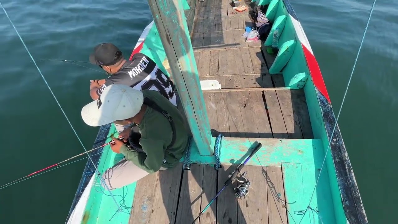 Mancing di laut grati pasuruan full straik bersama pasukan masmasmancinhan enjoy guys.