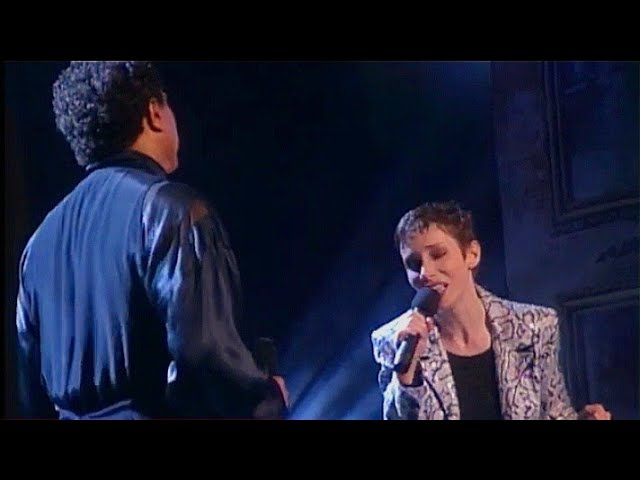 ANNIE LENNOX & SMOKEY ROBINSON THE TRACKS OF MY TEARS VH1 HONORS 1995